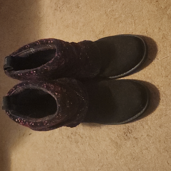 Boots - Picture 1 of 5